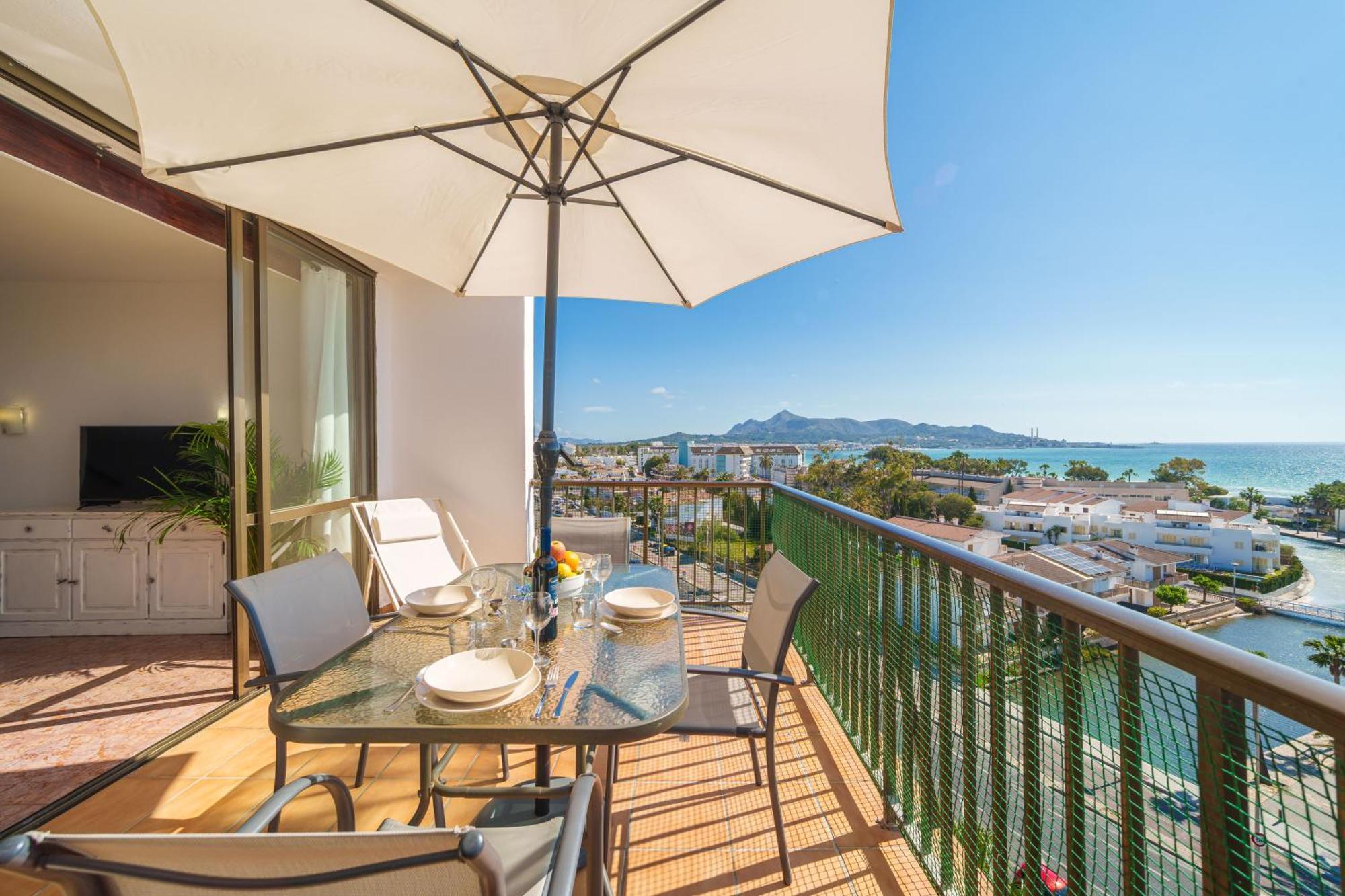 Apartment The Shell Ii, Beach Views And Pool Алкудия Екстериор снимка